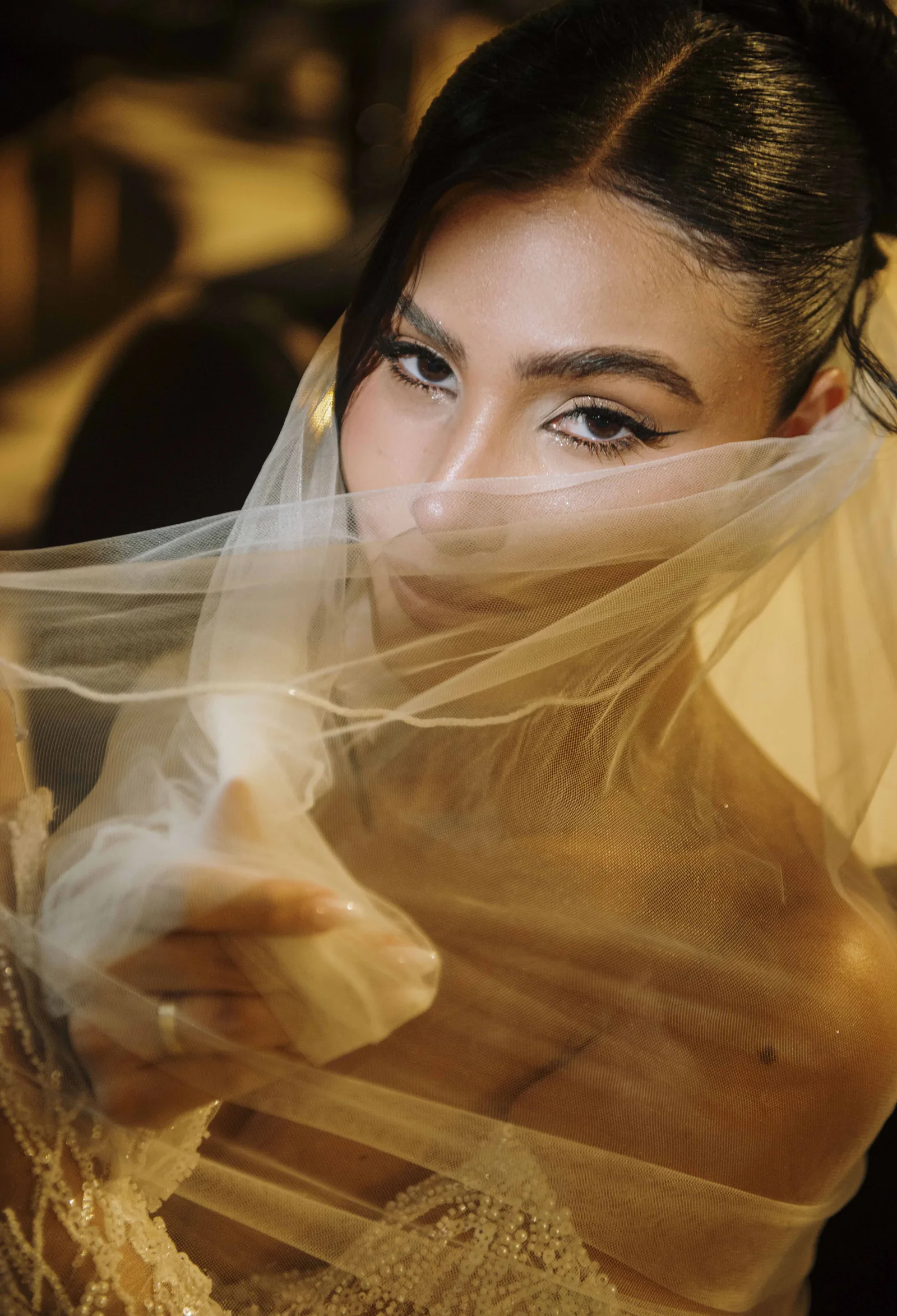 Retrato editorial de una novia antes de vivir su gran momento